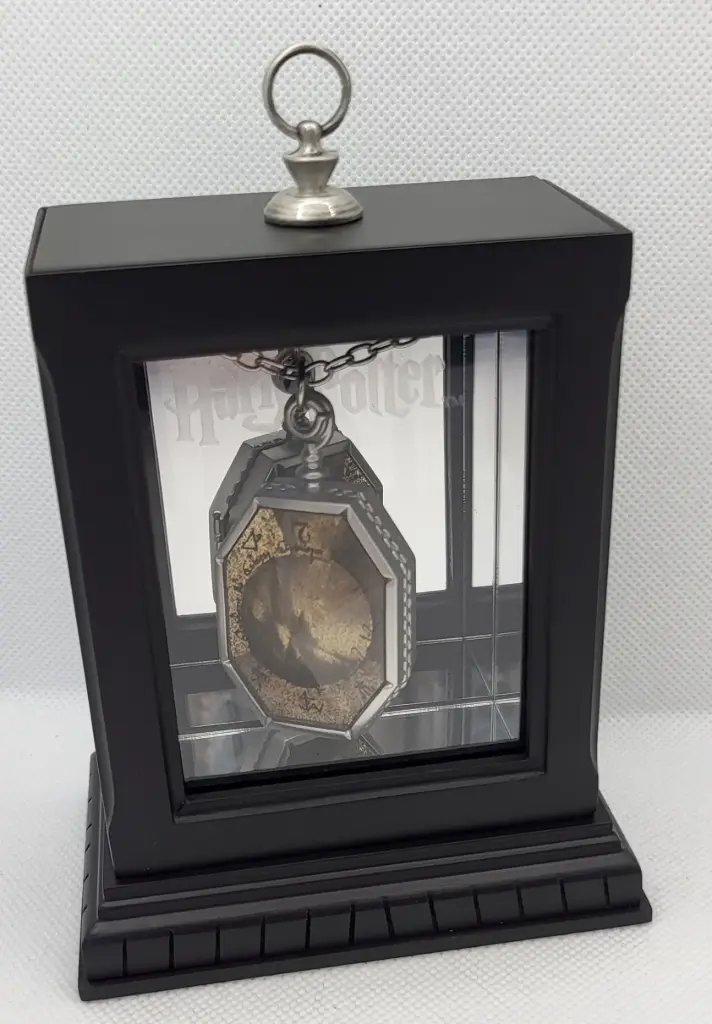 Médaillon de Serpentard - Horcruxe / R.A.B.